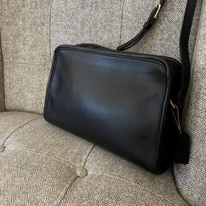 Vintage Coach Sutton Black Leather Crossbody Purse